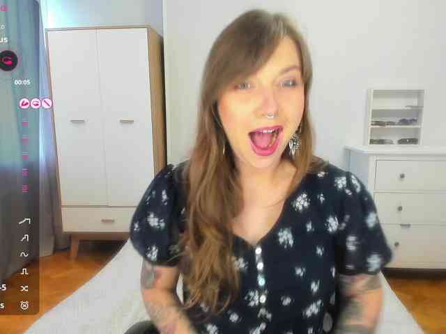 StacyButterfly webcam