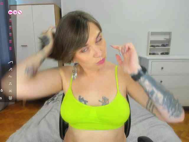 StacyButterfly webcam
