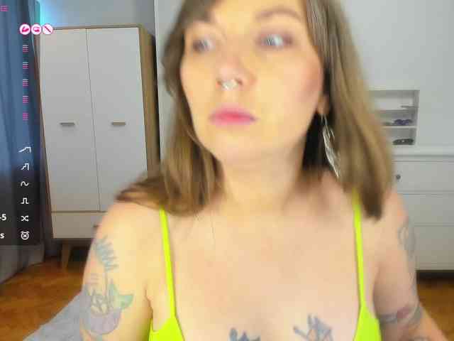 StacyButterfly webcam