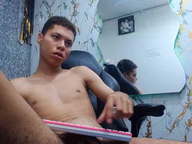 petal-bigx19 Sex Cam Show