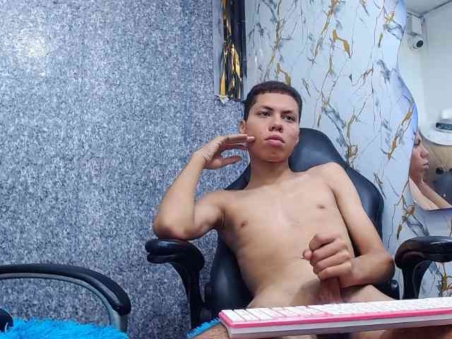 petal-bigx19 Sex Cam Show