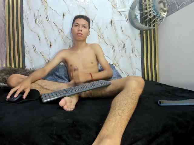 petal-bigx19 Sex Cam Show