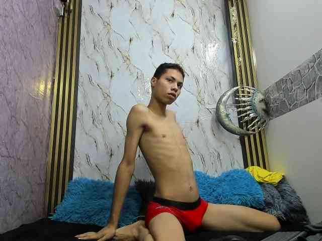 petal-bigx19 Sex Cam Show