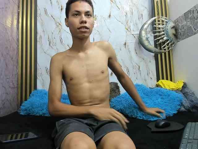 petal-bigx19 Sex Cam Show