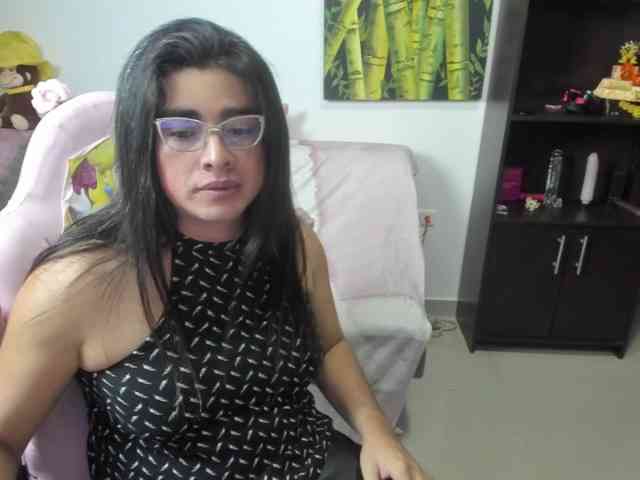 Yalifa Sex Cam Show