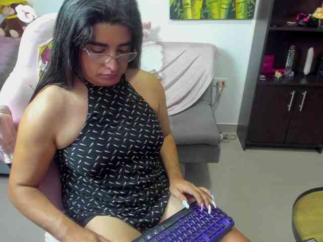 Yalifa Sex Cam Show