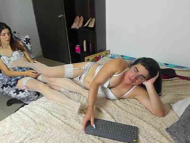Yalifa Sex Cam Show