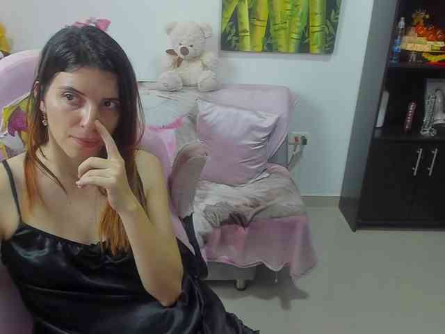 Yalifa Live Webcam on BongaCams
