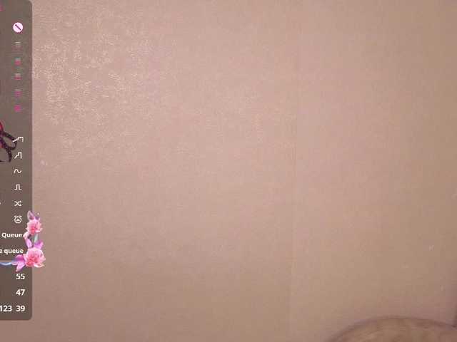 AliceNeonDoll — live female cam