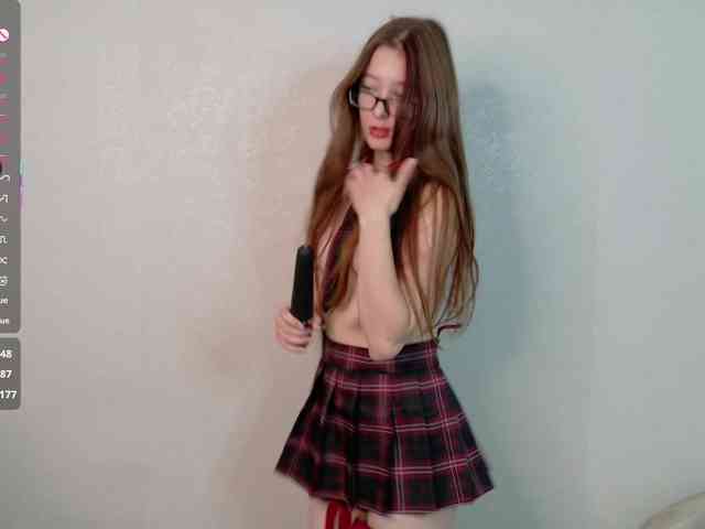 AliceNeonDoll webcam
