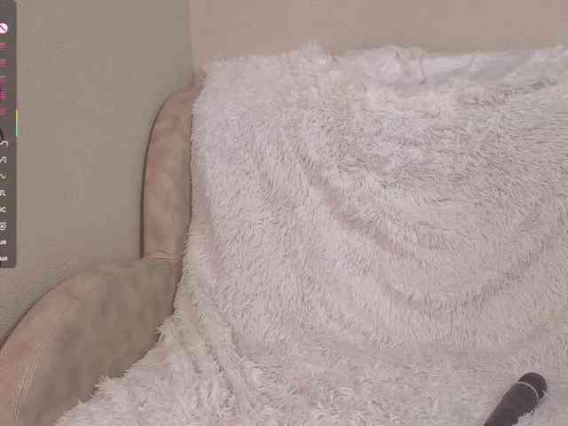 AliceNeonDoll webcam
