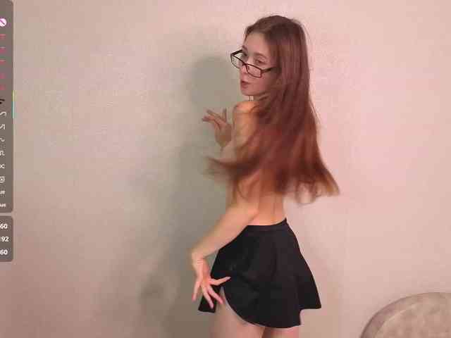 AliceNeonDoll webcam