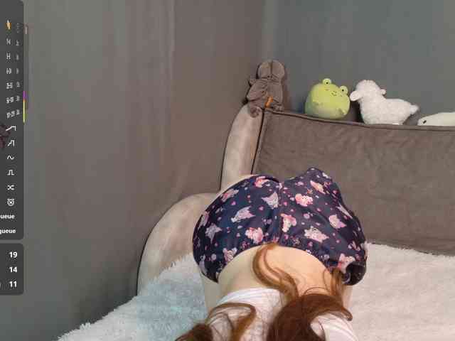 AliceNeonDoll webcam
