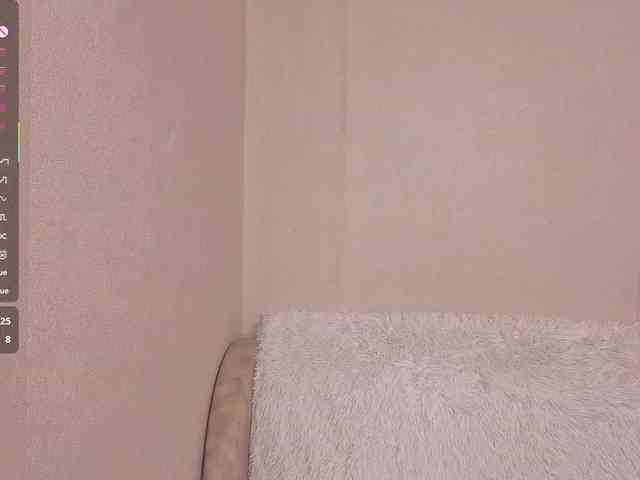 AliceNeonDoll webcam