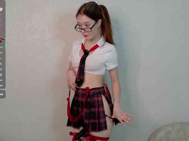 AliceNeonDoll webcam