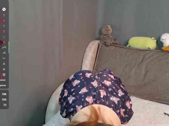 AliceNeonDoll webcam