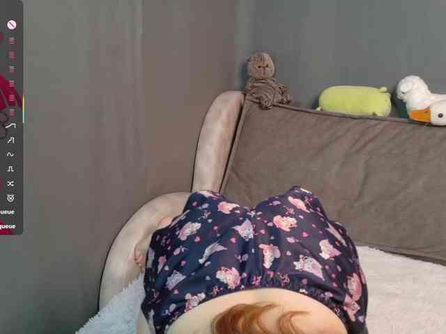 AliceNeonDoll webcam