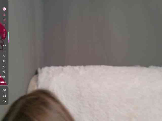 AliceNeonDoll webcam
