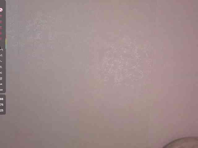 AliceNeonDoll webcam