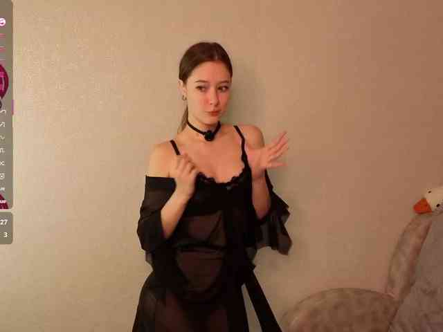 AliceNeonDoll webcam