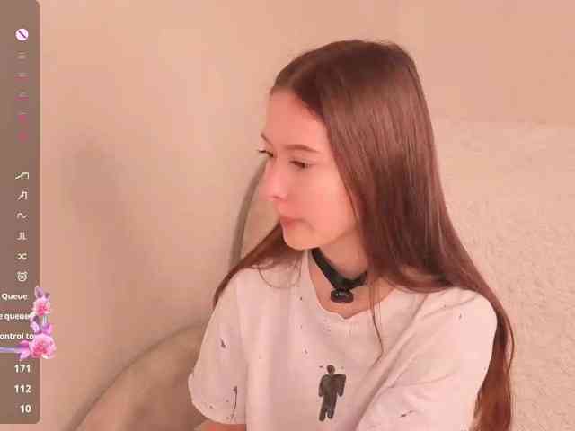 AliceNeonDoll webcam