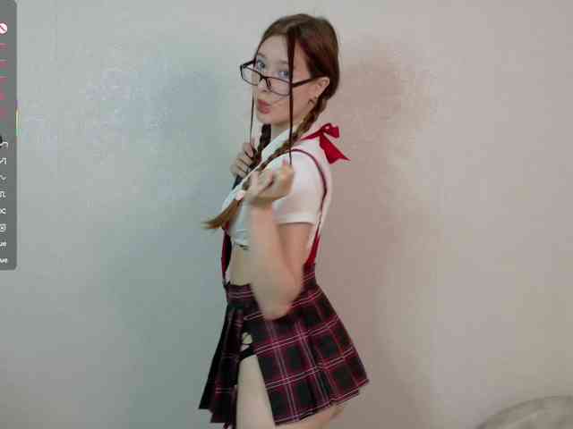 AliceNeonDoll webcam