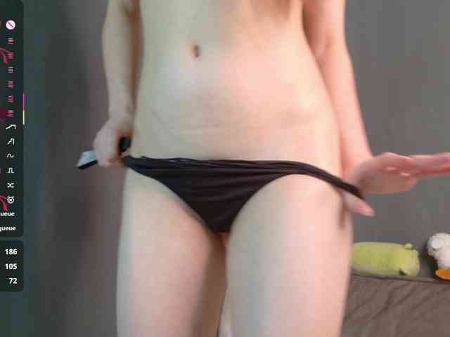 AliceNeonDoll webcam