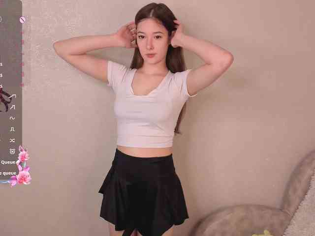 AliceNeonDoll webcam