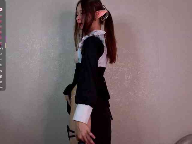 AliceNeonDoll webcam