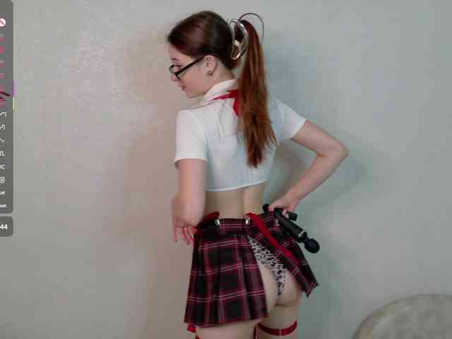 AliceNeonDoll webcam