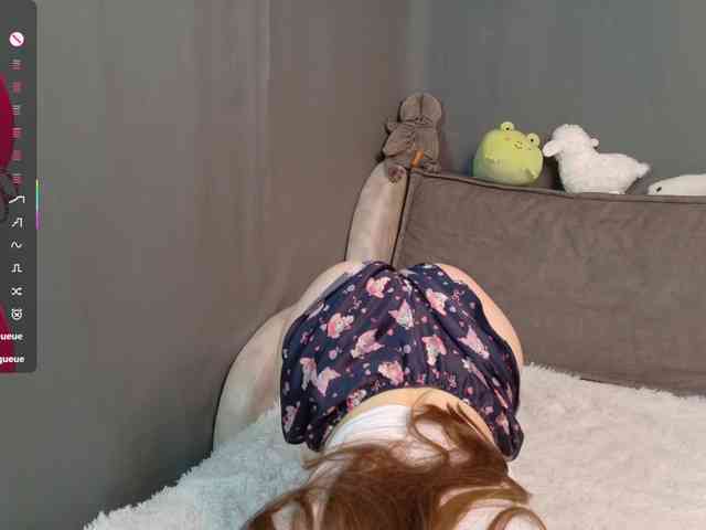 AliceNeonDoll webcam