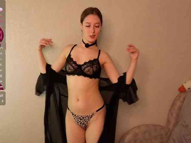 AliceNeonDoll webcam