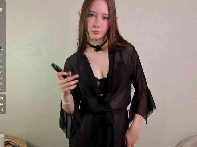 AliceNeonDoll webcam