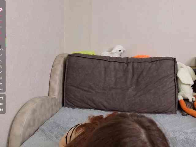 AliceNeonDoll webcam