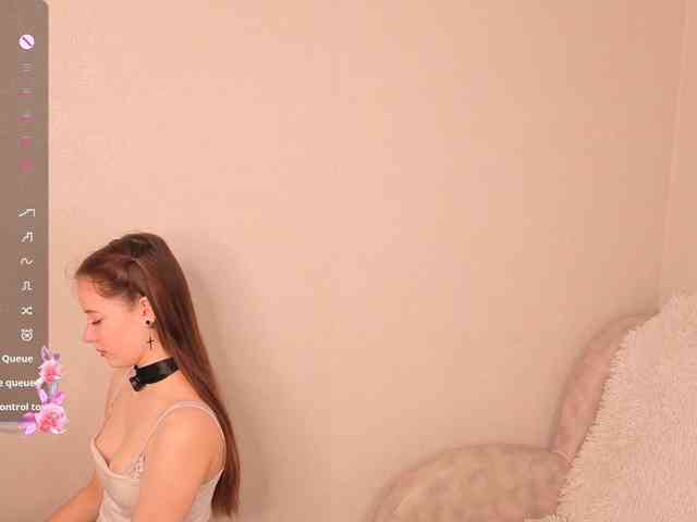 AliceNeonDoll webcam