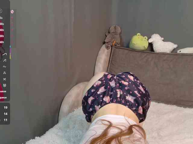 AliceNeonDoll webcam