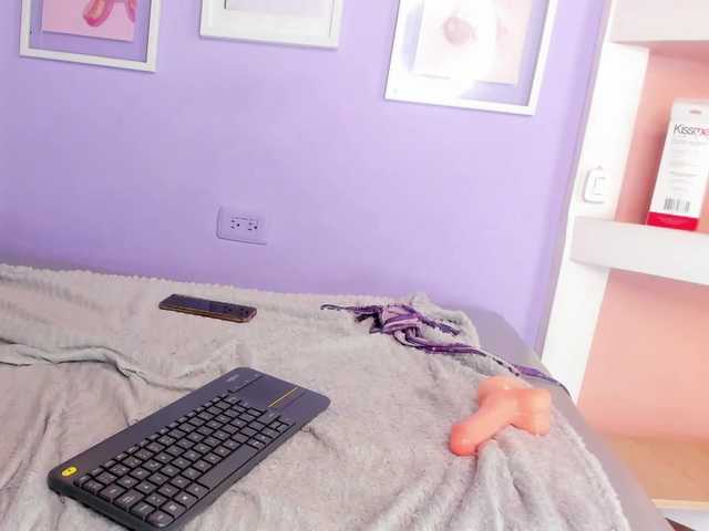 MoniSaenz live cam on BongaCams