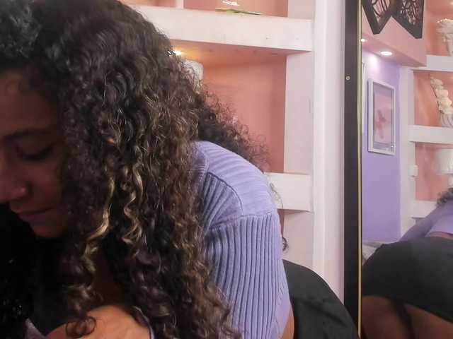 MoniSaenz live cam on BongaCams