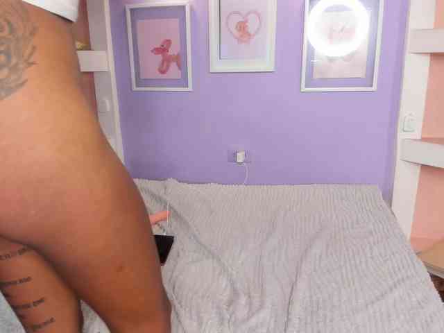 MoniSaenz webcam