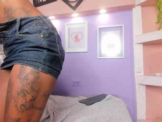 MoniSaenz webcam