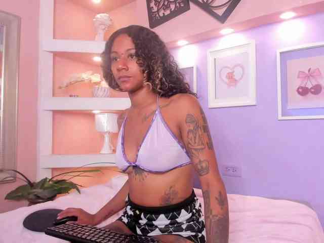 MoniSaenz webcam