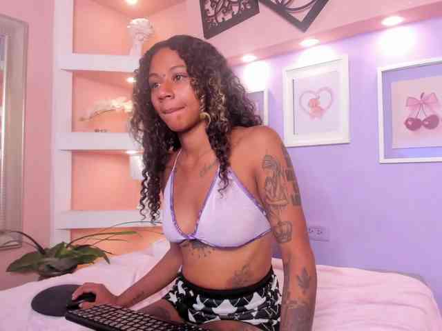 MoniSaenz webcam