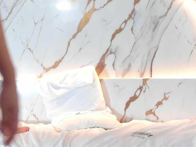Luna-Velvett live cam on BongaCams