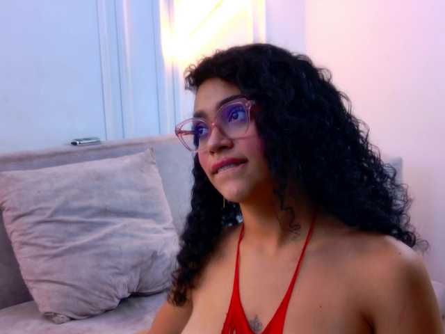 Luna-Velvett live cam on BongaCams
