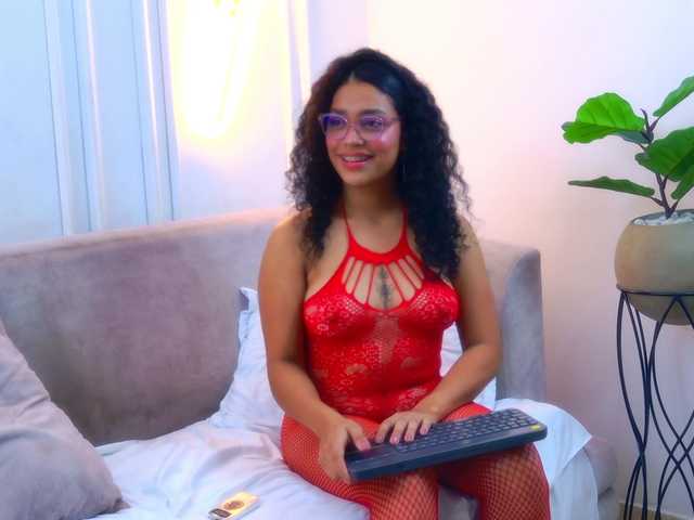 Luna-Velvett live cam on BongaCams