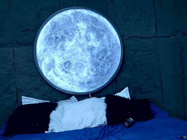 Luna-Velvett