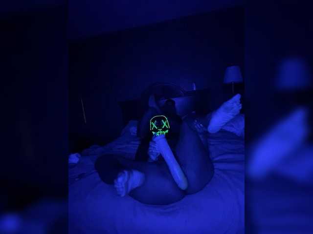 Sharkboyylavagirl live cam on UnifiedCams