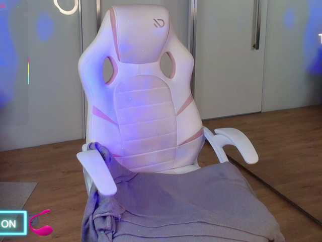 Bethany-Reed live cam on BongaCams