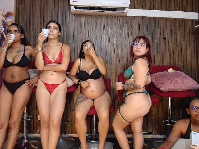 Fetishcouples33 live cam on BongaCams