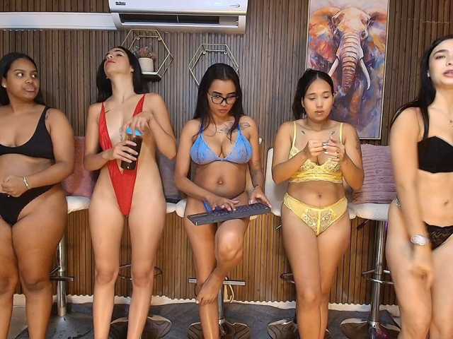 Fetishcouples33 live cam on BongaCams